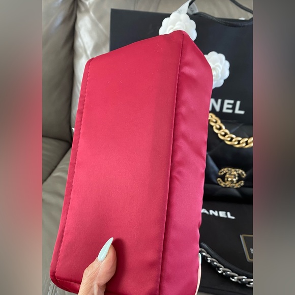 Authentic Chanel19 small black lambskin 30 series with Zeko certificate - Picture 6 of 16